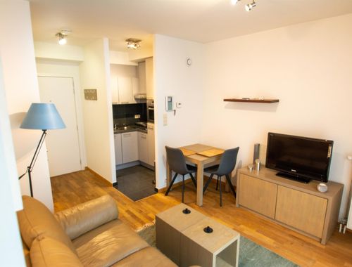                                         Studio te huur in Oudergem, € 995
