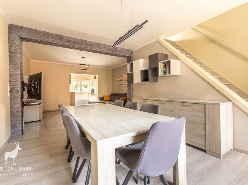 Maison à vendre à ,
                    7170 La Hestre