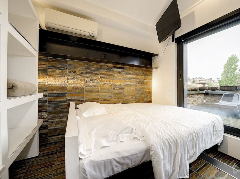 Tel: 0456 79 45 19 / E-mail: sophia.vanhove@weinvest.be<br />
<br />
We Invest heeft het genoegen om exclusief 4 prachtige penthouse studio’s aan te b
