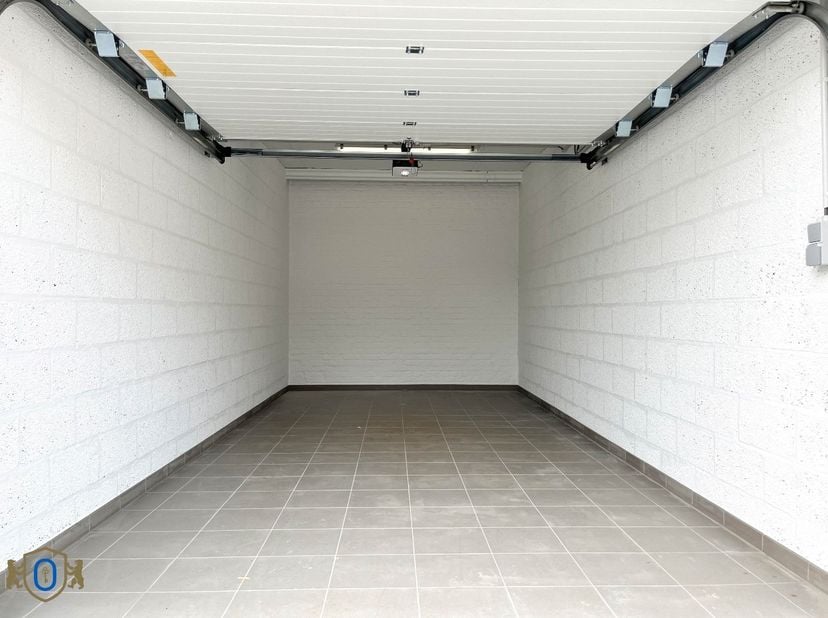 Garage à louer
                    à 8020 Oostkamp