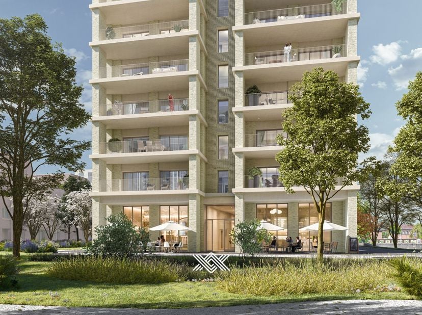 Dit comfortabele appartement van 81 m² op het eerste verdiep beschikt over een inkomhal, een gastentoilet, een lichtrijke eet- en leefruimte, een open