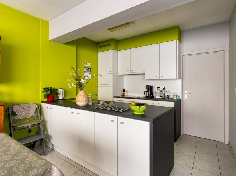 Opbrengsteigendom gelegen in de hoofdwinkelstraat van Tielt.<br />
<br />
Dit investeringspand is ingedeeld in 3 appartementen en bewoond door trouwe