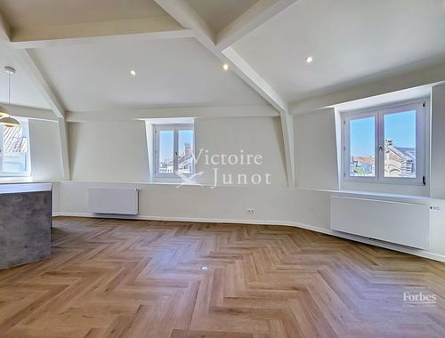                                         Appartement à louer à Ixelles, € 1.600
