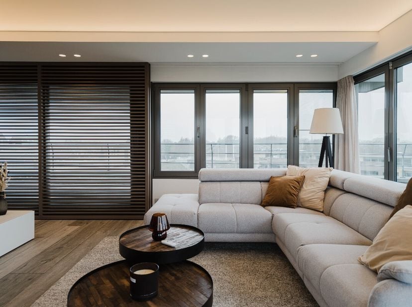 [[ DIT PAND NEEMT DEEL AAN DE ERA OPEN HUIZEN DAG OP 19/9 VAN 9:30 TOT 10:30 ]] TE KOOP: Exclusief villa-appartement met zonneterras en panoramisch ui
