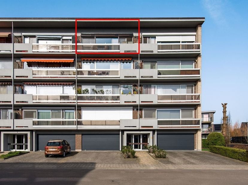 Appartement lumineux avec vue dégagée à Hemiksem<br />
Cet appartement est situé au calme dans un quartier résidentiel près du centre d'Hemiksem, à un