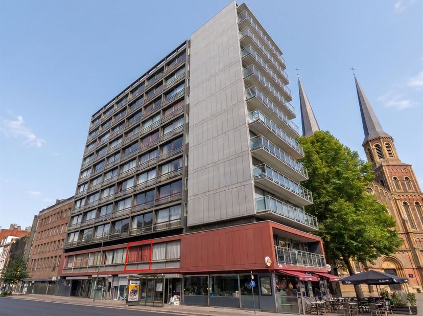 Op te frissen Studio (35m²) gelegen in Klein Antwerpen vlakbij het Stadspark!<br />
Ligging:<br />
Dit compacte en lichtrijke studio ligt op een absol