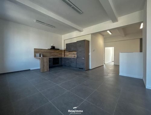                                         Appartement à louer à Tournai, € 880
