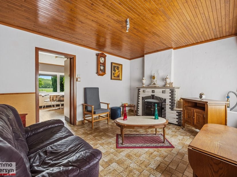 Ben je op zoek naar een vrijstaande woning met veel potentieel die je volledig naar eigen smaak kunt renoveren?<br />
Deze open bebouwing aan de Oude