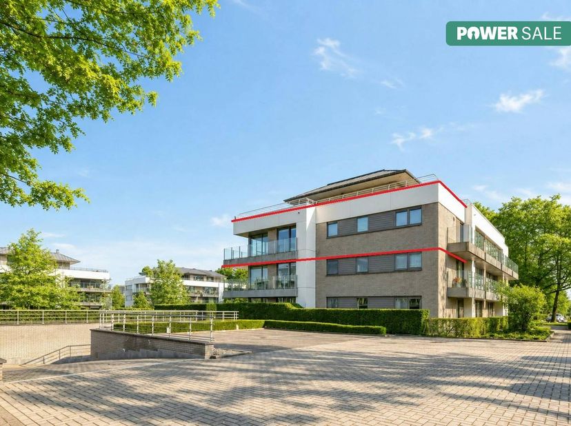 Op het exclusieve domein 't Eyckenbos bevindt zich dit stijlvolle, instapklare en ruime hoekappartement (121 m²). Dankzij de ligging op een afgesloten
