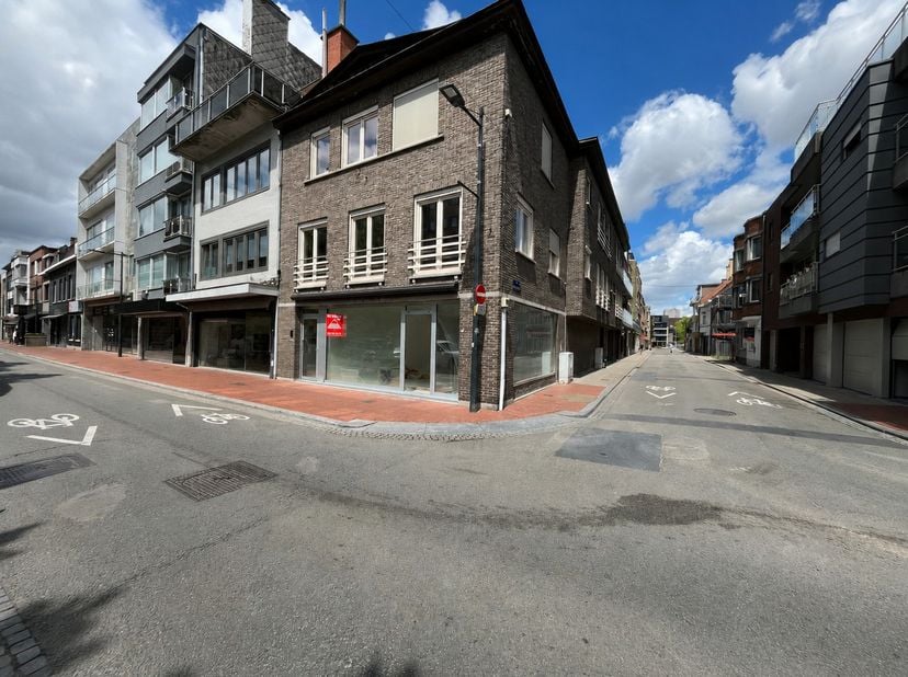 Bien professionnel à louer
                    à 8870 Izegem