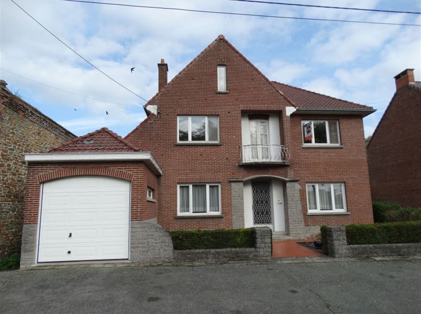 Huis te huur in Place des Hautchamps  25A,
                    7322 Pommerœul