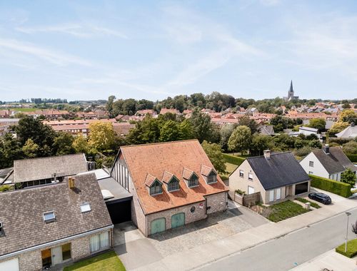                                         Bien commercial avec habitation à vendre à Dadizele, € 299.000
