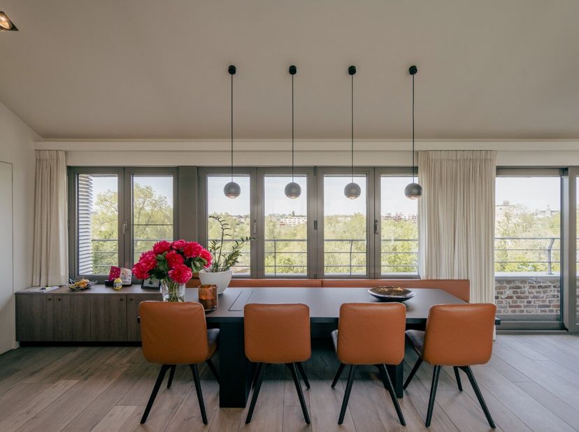 [[ DIT PAND NEEMT DEEL AAN DE ERA OPEN HUIZEN DAG OP 19/9 VAN 9:30 TOT 10:30 ]]Te koop: Instapklare, mooi onderhouden penthouse bestaande uit de twee