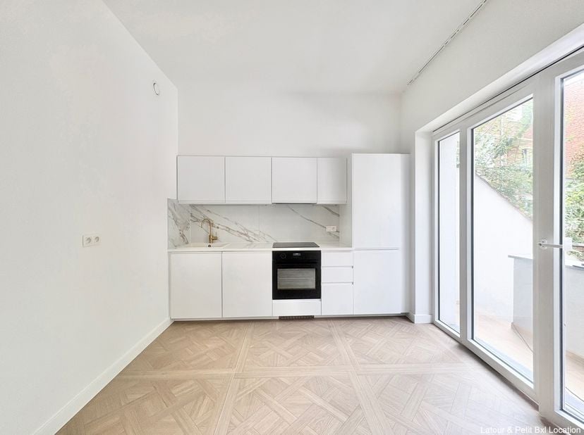 Appartement te huur in Rue Major Pétillon 17,
                    1040 Etterbeek