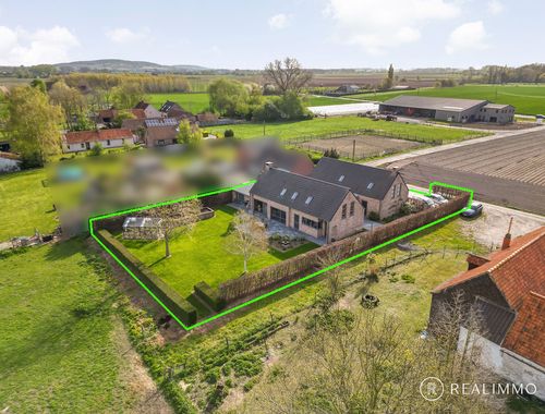                                         Villa te koop in Pottes, € 725.000
