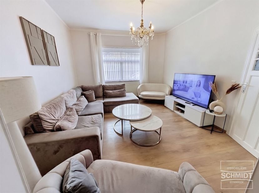 IMMOSCHMIDT (Ref. 29644) - ANDERLECHT -  Prachtig Brussels opbrengstwoning, ingericht als eengezinswoning. Het bestaat uit een prachtige, volledig uit