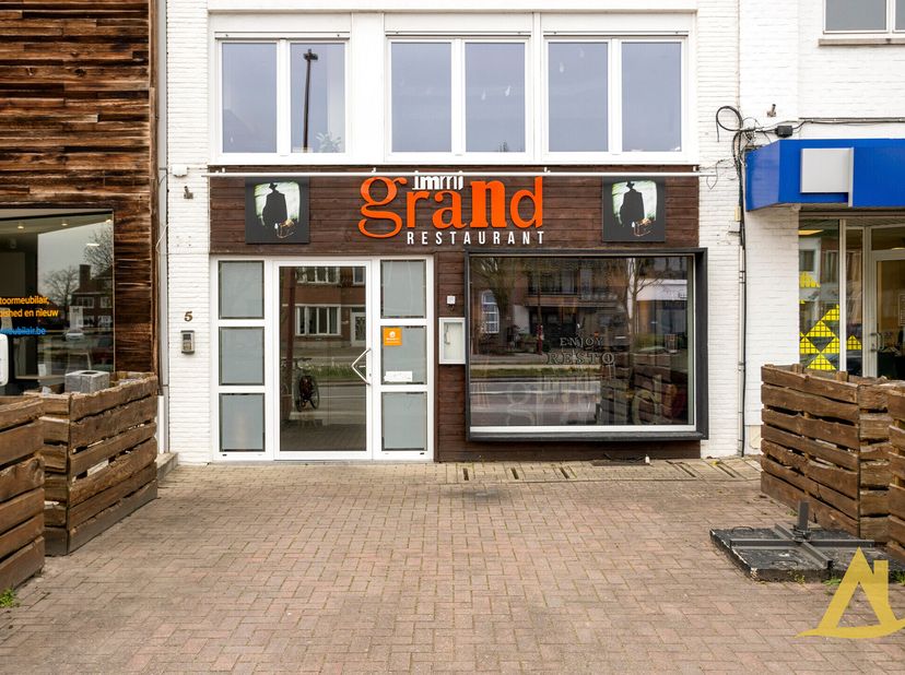 In het centrum van Diest bevindt zich dit veelzijdige handelspand met studio. Het pand is jarenlang de thuisbasis geweest van het gekende restaurant I