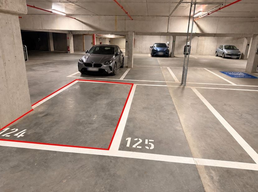 Garage te huur in Lange Lobroekstraat 118,
                    2600 Berchem