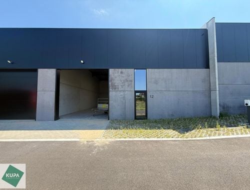                                         Bâtiment d’entreprise à vendre à Herzele, € 401.200
