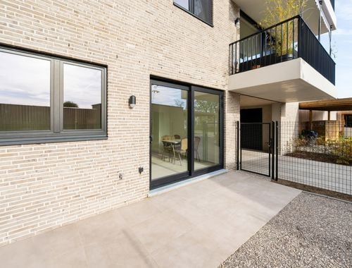                                         Gelijkvloers app. te koop in Oosteeklo, € 245.000
