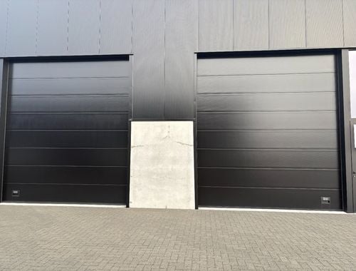                                         Bâtiment d’entreprise à louer à Sint-Baafs-Vijve, € 900
