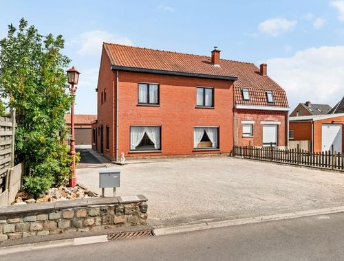                                         Eengezinswoning te koop in Geluveld, € 350.000
