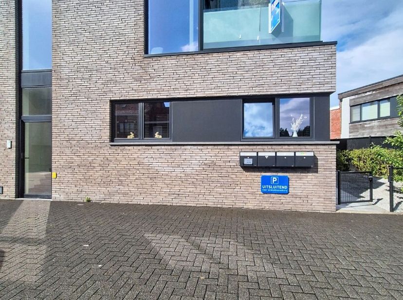 Appartement à louer
                    à 9910 Ursel