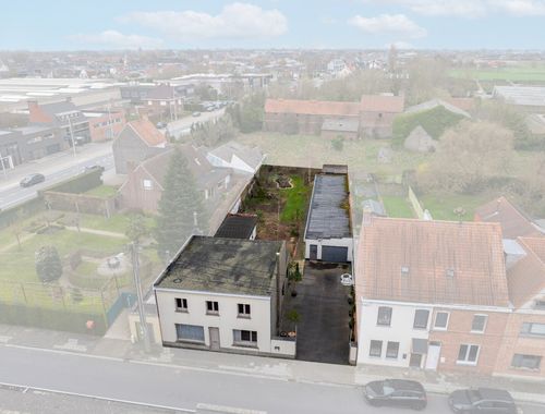                                         Maison à vendre à Beveren-Leie, € 325.000
