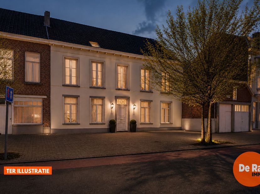 NIEUWERKERKEN - BURGERHUIS MET GROTE TUIN <br />
Dit historisch pand uit de 19de eeuw is gelegen nabij de dorpskern, winkels, scholen, openbaar vervoe