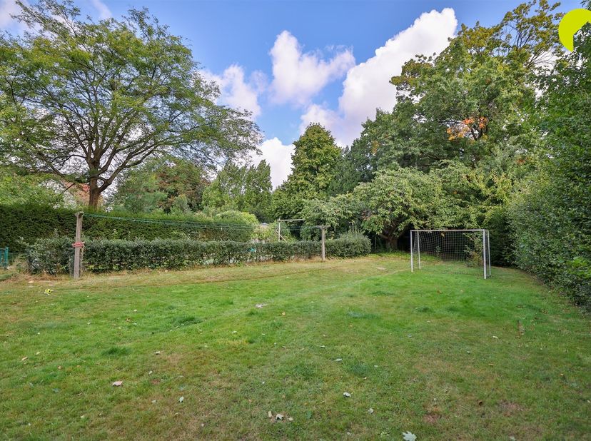 IN OPTIE<br />
<br />
In de residentiële Dieseghemwijk in Mortsel wordt één van de laatste bouwgronden voor open bebouwing te koop aangeboden.<br />