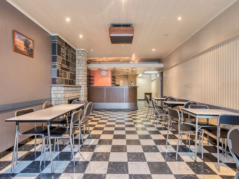 Bien professionnel à vendre à Burchtdam 102,
                    9400 Ninove