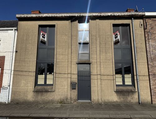                                         Eengezinswoning te koop in Péruwelz, € 90.000
