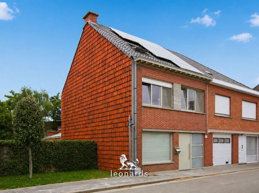 Huis te koop in Kasteelstraat 33,
                    8531 Hulste
