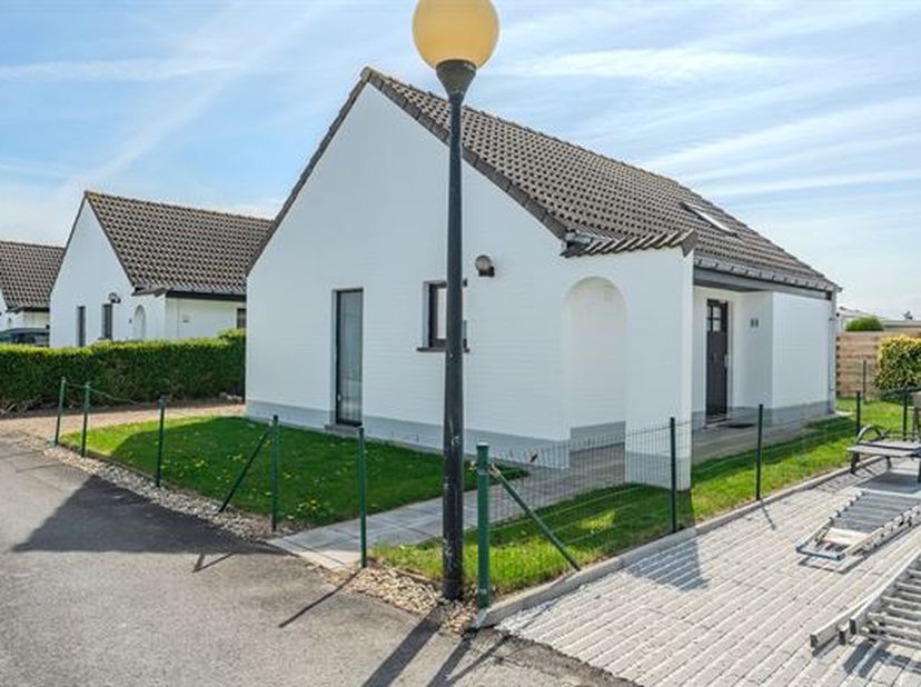 UNIEK VAKANTIEWONING IN MIDDELKERKE MET BIJZONDERE INDELING EN VEEL POTENTIEEL<br />
<br />
Deze modern ingerichte woning in Middelkerke biedt een u
