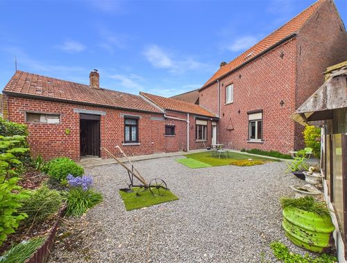                                         Woning te koop in Esplechin, € 210.000
