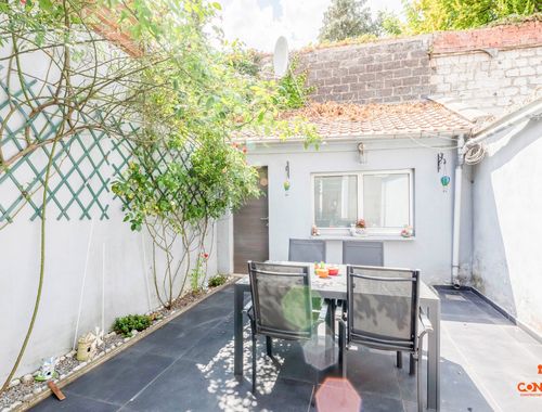                                         Woning te koop in Sint-Amandsberg, € 330.000
