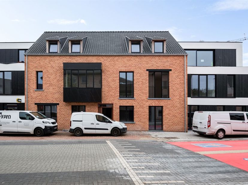 Opendeurdag: 17/06/2026 van 15u tot 16u<br />
Ontdek Residentie t Sant, een unieke nieuwbouwontwikkeling van Jones Construct in het hart van het charm