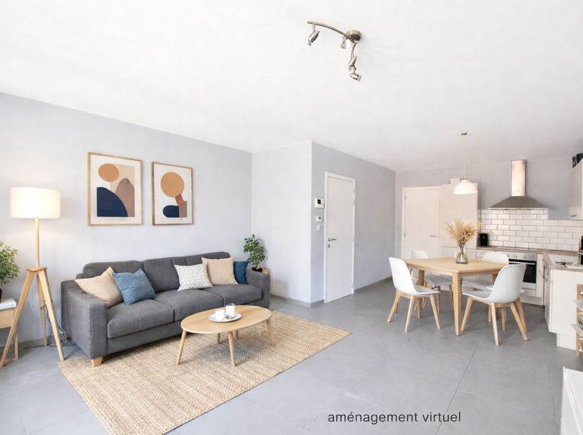 Locatie<br />
Deze woning is ideaal gelegen en biedt snelle toegang tot de E429, het station, winkels en scholen. Een bevoorrechte locatie die comfort