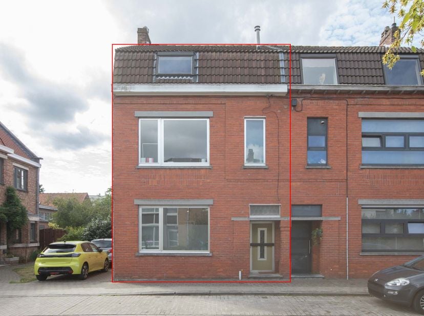 Huis te koop in Oudekerkstraat 27,
                    8200 Sint-Michiels