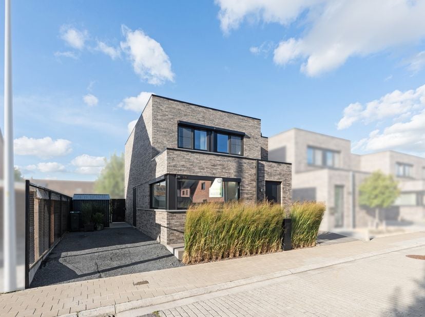 Huis te koop in Bloemkoolstraat 14,
                    8800 Roeselare