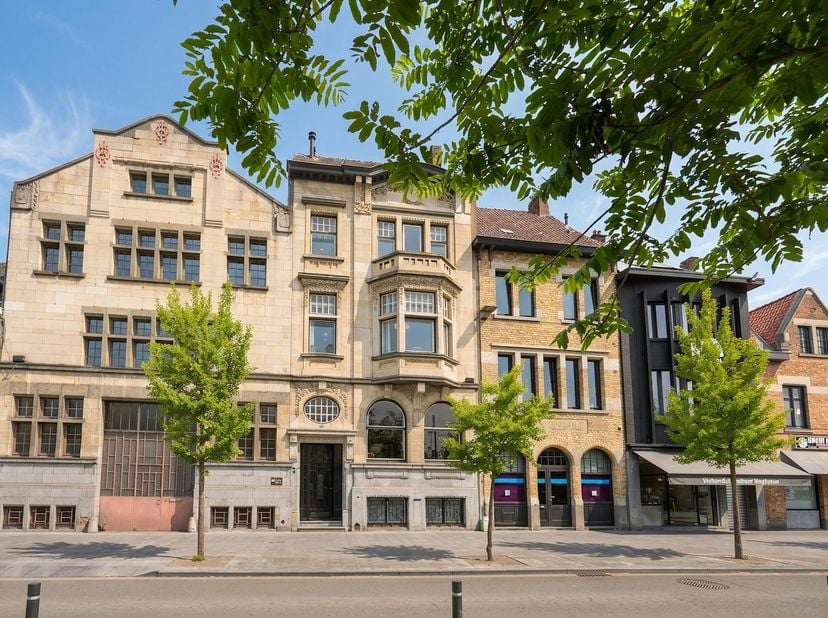 Huis te koop in Stationsplein 32,
                    8800 Roeselare