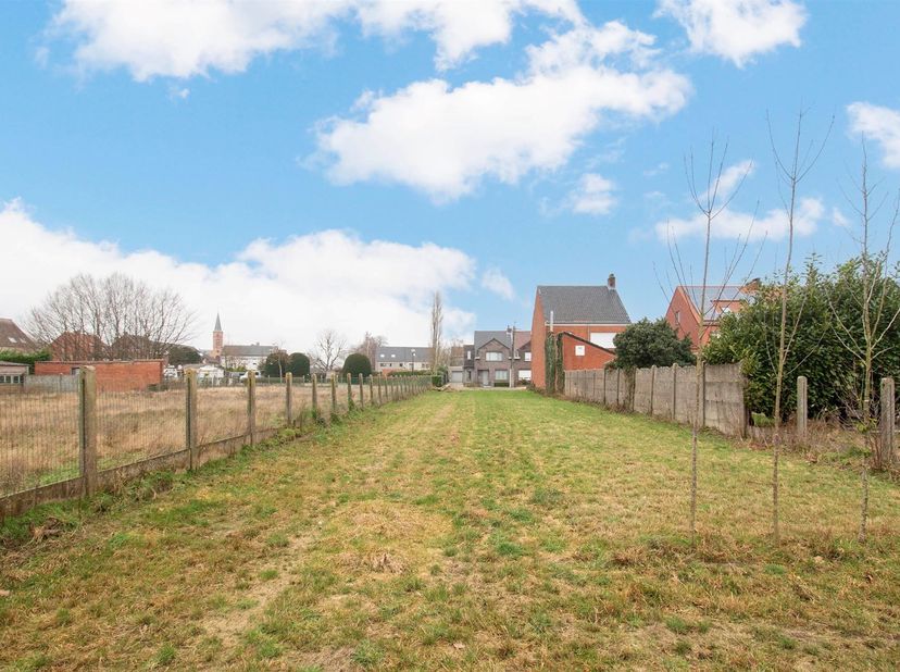 Bouwgrond voor HOB op een perceel van 588m². <br />
<br />
Deze grond ligt midden in het centrum van Voortkapel. Alle nodige faciliteiten (school, w