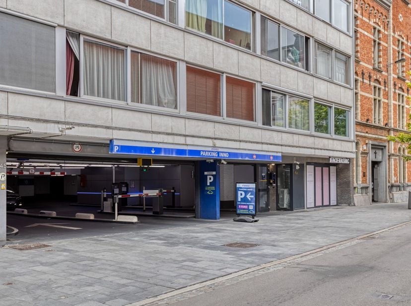 Garage te koop in Hopland 45,
                    2000 Antwerpen