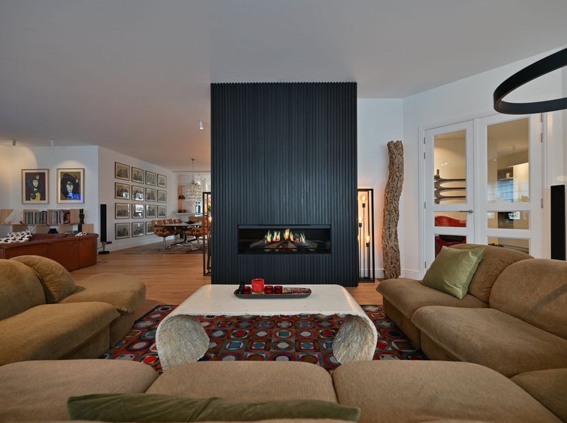 Luxe en comfortabel wonen op toplocatie in het hart van Maaseik.<br />
Welkom in dit ruime en luxueuze appartement op de eerste verdieping van een ver