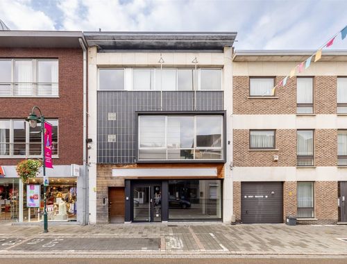                                         Bâtiment commercial à louer à Heist-op-den-Berg, € 2.100
