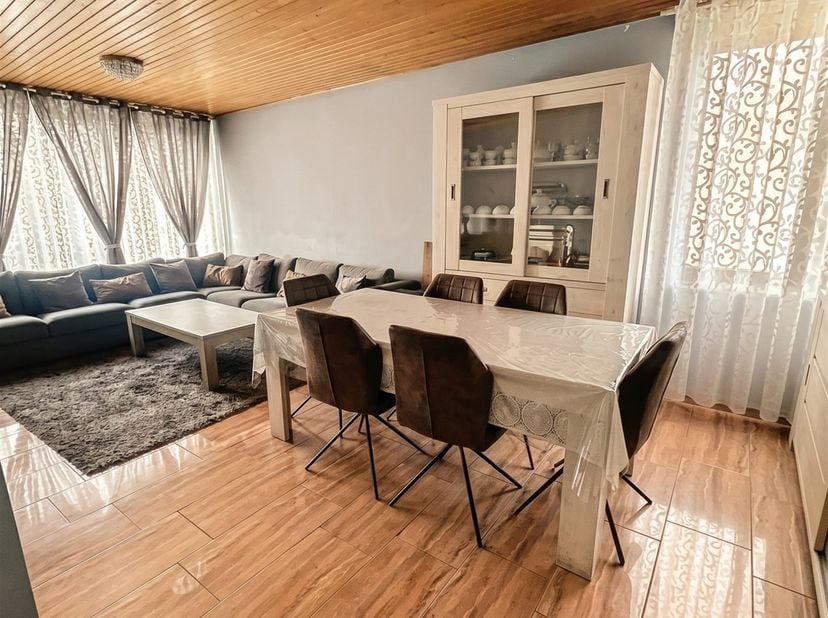 Vous êtes à la recherche d'un appartement de 3 chambres à coucher avec terrasse à Borgerhout ? Alors ce spacieux appartement à vendre à Bleekhofstraat