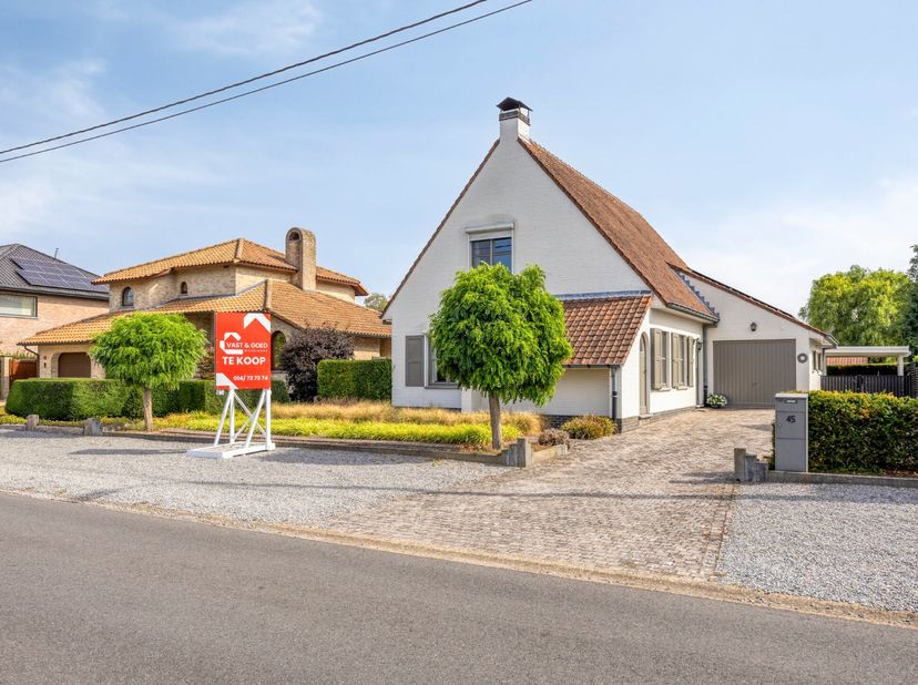 Maison à vendre
                    à 2400 Mol