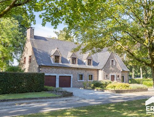                                         Villa-landhuis te koop in Lommel, € 699.000
