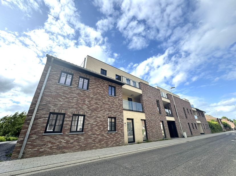 Nieuwbouwappartement in de Loksbergenstraat te Halen<br />
<br />
Modern en energiezuinig nieuwbouwappartement gelegen in de Loksbergenstraat in Halen