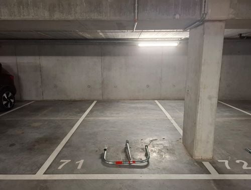                                         Place de stationnement à louer à Aalst, € 65
